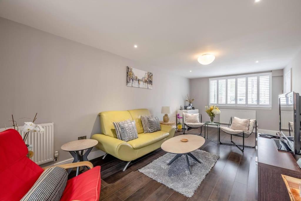 Central Windsor, 5 Mins To Legoland, Driveway Экстерьер фото